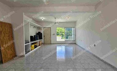 VENDO BONITA CASA EN RIO MEDIO 1, CERCA DE SORIANA HIPER LOMAS DEL RIO MEDIO