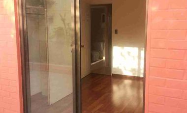 Vendo Casa independiente  4d/ 2b  Independiente de dos pisos,  Los Pinos.