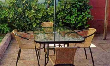 Vendo Casa independiente  4d/ 2b  Independiente de dos pisos,  Los Pinos.