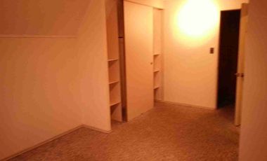 Vendo Casa independiente  4d/ 2b  Independiente de dos pisos,  Los Pinos.