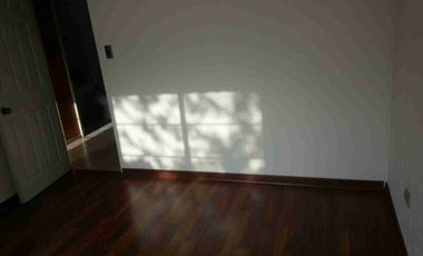 Vendo Casa independiente  4d/ 2b  Independiente de dos pisos,  Los Pinos.