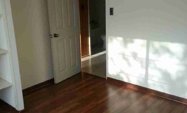 Vendo Casa independiente  4d/ 2b  Independiente de dos pisos,  Los Pinos.