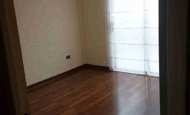 Vendo Casa independiente  4d/ 2b  Independiente de dos pisos,  Los Pinos.