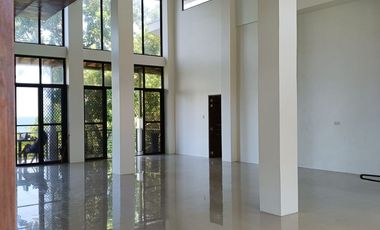 Beachfront 4 bedrooms 3 toilet and bath house for sale in Sta Cruz Baclayon Bohol