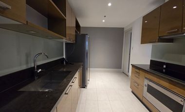Elegantly designed 3 bedroom unit in Kirov with balcony for rent