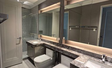 Elegantly designed 3 bedroom unit in Kirov with balcony for rent