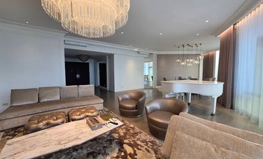 Elegantly designed 3 bedroom unit in Kirov with balcony for rent