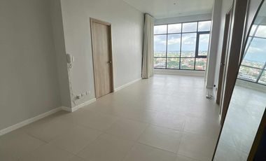 FOR SALE - Unfurnished Condo Unit with Balcony in Tower 2, Viento at Cerca, Las Piñas City