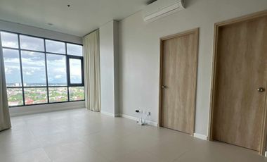 FOR SALE - Unfurnished Condo Unit with Balcony in Tower 2, Viento at Cerca, Las Piñas City