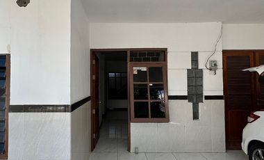 Disewakan Rumah 1,5 Lantai Griya Babatan Mukti
