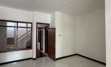 Disewakan Rumah 1,5 Lantai Griya Babatan Mukti