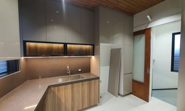 BRAND NEW HOUSE FOR SALE OR FOR RENT McKinley Hill Village, Taguig City PP CODE 3297 / L1572