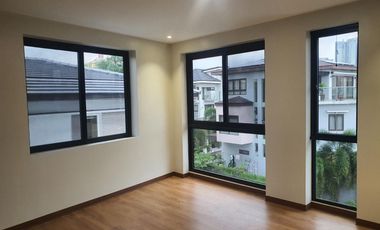 BRAND NEW HOUSE FOR SALE OR FOR RENT McKinley Hill Village, Taguig City PP CODE 3297 / L1572