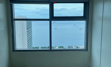 Corner unit with panaoramic views of Manila Bay and Makati