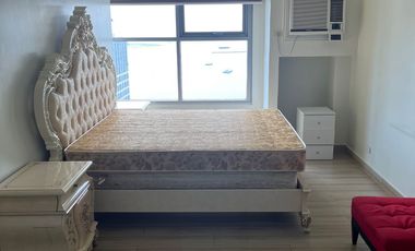 Corner unit with panaoramic views of Manila Bay and Makati