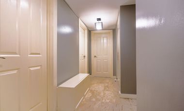 Salcedo Park Condominium in Makati 3BR Three Bedrooms with 2 Parking FOR SALE WUC257