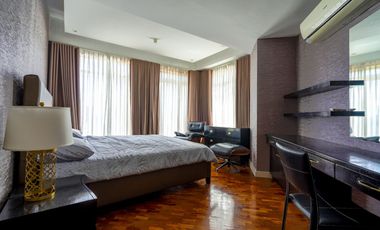 Salcedo Park Condominium in Makati 3BR Three Bedrooms with 2 Parking FOR SALE WUC257