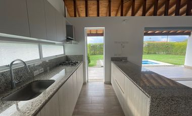 Casa Campestre en Renta - El caimo