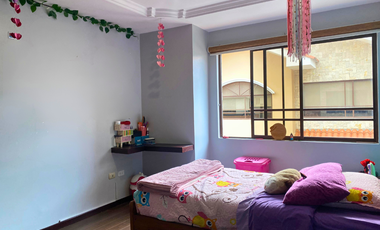 En venta bonita casa en condominio | Sector Machángara | La Roma