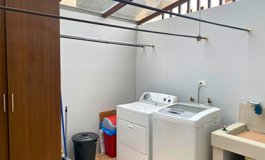 En venta bonita casa en condominio | Sector Machángara | La Roma