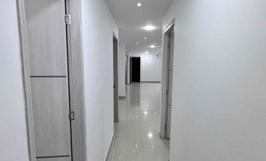 Apartamento en el Caudal de lujo con vista panorámica, acabados de primera.