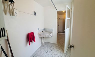 RENTA AMPLIO Y MODERNO DEPARTAMENTO EN AMORES