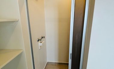 RENTA AMPLIO Y MODERNO DEPARTAMENTO EN AMORES