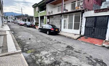 Vendo Casa en Villavicencio de dos plantas, barrio La Esperanza.