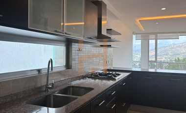 Renta de departamento en Cumbayá sector Site Center, 3 dorms, vista al Valle, cerca de la Ruta Viva y Simón Bolivar