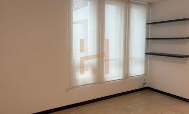 Renta de departamento en Cumbayá sector Site Center, 3 dorms, vista al Valle, cerca de la Ruta Viva y Simón Bolivar