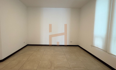 Renta de departamento en Cumbayá sector Site Center, 3 dorms, vista al Valle, cerca de la Ruta Viva y Simón Bolivar