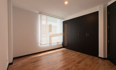 Renta de departamento en Cumbayá sector Site Center, 3 dorms, vista al Valle, cerca de la Ruta Viva y Simón Bolivar