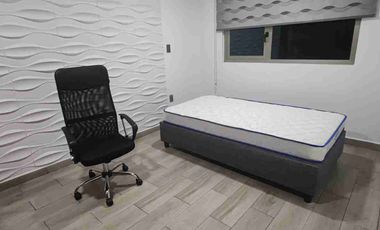 Rento casa, Cocina Equipada, 3 Recámaras, 1.5 Baños, Garaje 2 Autos.