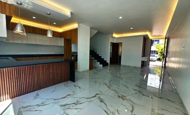 Venta de Casa en Valle Imperial Coto Almendro con Roof garden