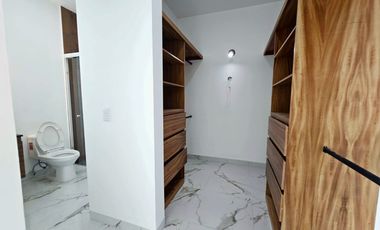 Venta de Casa en Valle Imperial Coto Almendro con Roof garden