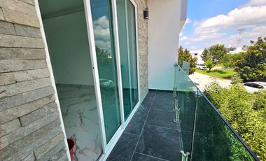 Venta de Casa en Valle Imperial Coto Almendro con Roof garden