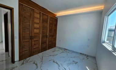 Venta de Casa en Valle Imperial Coto Almendro con Roof garden