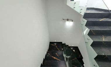 Venta de Casa en Valle Imperial Coto Almendro con Roof garden