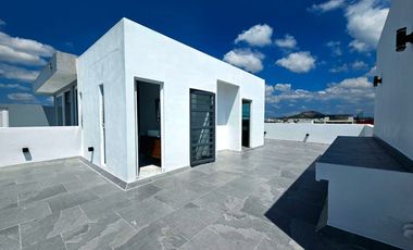 Venta de Casa en Valle Imperial Coto Almendro con Roof garden