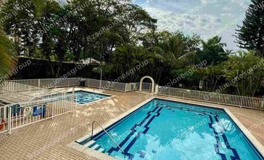 Apartamento tipo Penthouse en Venta – Barrio La Hacienda a puerta cerrada.