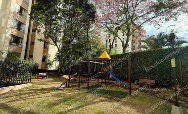 Apartamento tipo Penthouse en Venta – Barrio La Hacienda a puerta cerrada.