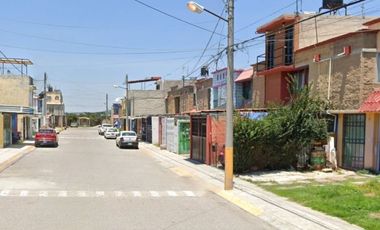 CASA EN VENTA EN HUEHUETOCA, SANTA TERESA. (ATG213)