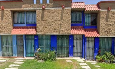 CASA EN VENTA EN HUEHUETOCA, SANTA TERESA. (ATG213)