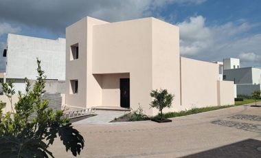 Renta Casa de 1 Nivel en Corregidora Hacienda Carlota Vanegas