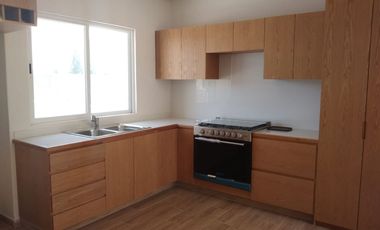 Renta Casa de 1 Nivel en Corregidora Hacienda Carlota Vanegas