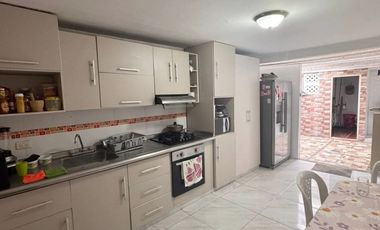 CÓD. 1303. CASA REMODELADA A LA VENTA EN LOS CORTIJOS EN VALLEDUPAR.