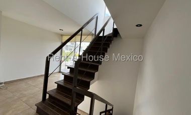 Departamento con 3 recámaras, roof garden, sala de TV - Zibatá. RENTA