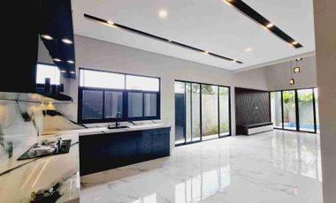 Rumah Mewah Industrial Private Pool Banjarsari Solo Kota