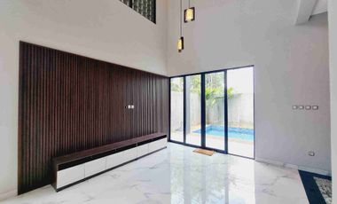 Rumah Mewah Industrial Private Pool Banjarsari Solo Kota