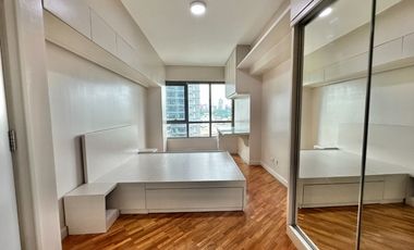 For Lease: Fully-Furnished 1-Bedroom with Balcony – Joya South, Rockwell, Makati